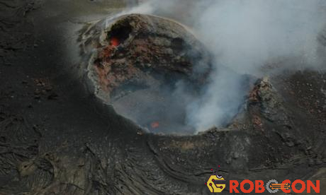 Một miệng phun trào của núi lửa Mauna Loa