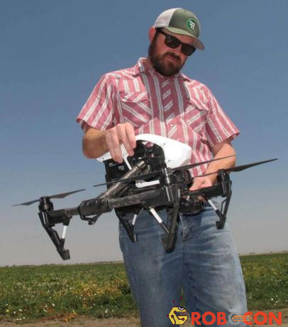 Việc sử dụng robot và máy bay không người lái vào canh tác nông nghiệp đang ngày càng phổ biến.