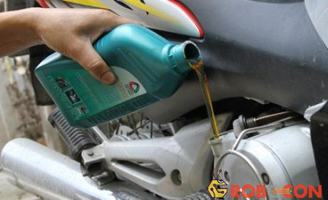 Trong quan niệm của nhiều người, bảo dưỡng xe thường xuyên tức là thay dầu định kỳ.