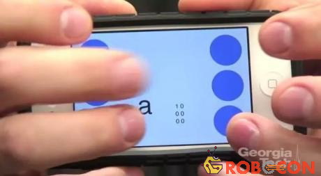 Ứng dụng Brailletouch hỗ trợ người khiếm thị gõ tin nhắn trên điện thoại nhanh hơn