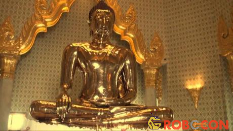 Pho tượng Phật bằng vàng từng ẩn dưới lớp vỏ thạch cao suốt hàng trăm năm.