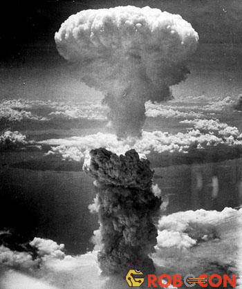 Hình ảnh cây nấm khổng lồ sinh ra từ vụ nổ bom nguyên tử tại Nagasaki, Nhật Bản năm 1945