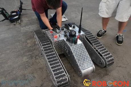 Nga phát triển xe tăng Robot chiến đấu có thể phá huỷ mọi thứ