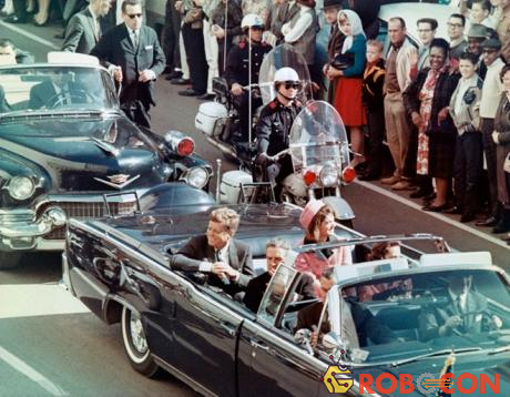 Tổng thống Kennedy và phu nhân