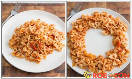 Bạn hâm nóng đồ ăn theo cách nào? Bên trái hay bên phải?