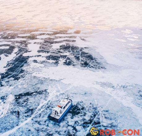 Nếu muốn lên kế hoạch tới thăm hồ Baikal, bạn nên chuẩn bị từ ngay bây giờ bởi tới tháng 5, lớp băng sẽ tan hoàn toàn.