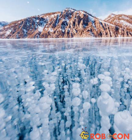 Được biết, địa điểm mà Kristina chụp chính là hồ Baikal, nằm ở phía nam Siberia, Nga.