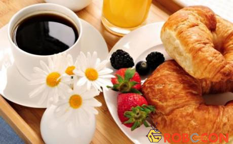 Bữa ăn sáng đóng vai trò quan trọng để cung cấp năng lượng cho cả ngày học tập và làm việc