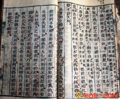 Cận cảnh nhiều văn tự Hán-Nôm cổ quý hiếm tại nhà dân ở Hà Tĩnh