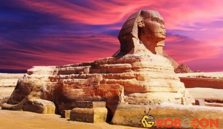 Tượng Nhân sư trên cao nguyên Giza, Ai Cập.