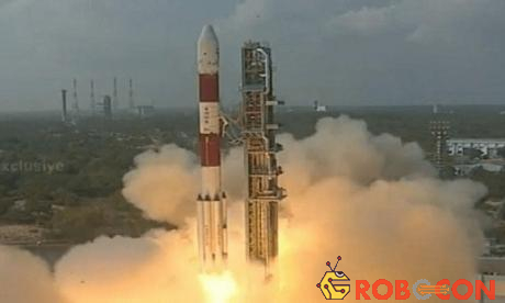 Tên lửa đẩy PSLV-C37 mang theo các vệ tinh được phóng từ bãi phóng ở Sriharikota, bang Andhra Pradesh, miền Nam Ấn Độ.