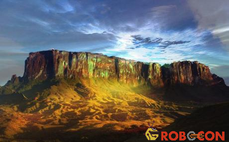 Núi Roraima hay còn gọi là Tepuy Roraima và Cerro Roraima là điểm cao nhất của chuỗi cao nguyên tepui Pakaraima Nam Mỹ