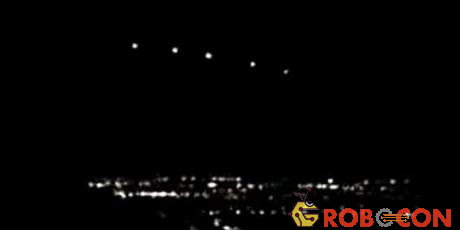Vật thể khổng lồ và chùm sáng xuất hiện trên trời đêm bang Arizona cách đây 20 năm vẫn chưa có lời giải hợp lý.
