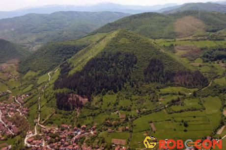 Kim tự tháp Mặt Trời ở Bosnia có thể ẩn chứa kho tri thức bí ẩn liên quan đến người ngoài hành tinh.