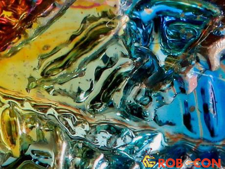 Bismuth dưới dạng lỏng có đặc tính như sắt từ.