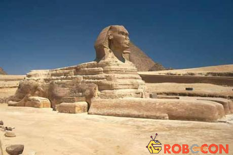 Tượng nhân sư lớn ở Giza là một trong những điểm du lịch nổi tiếng, thu hút du khách ở Ai Cập.