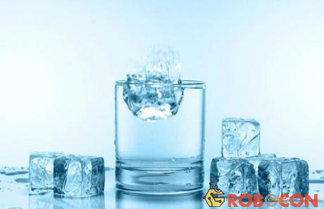 Nếu nước đá kèm với đồ uống ngọt, uống trong trường hợp đói bụng dễ dẫn đến bệnh dạ dày.