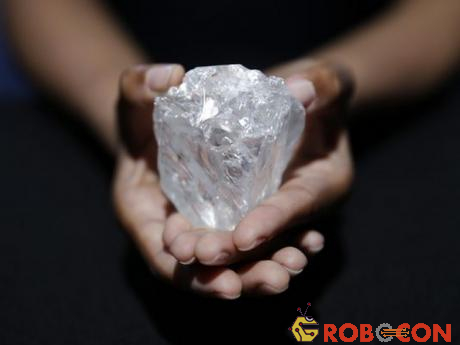 Độ trong là một trong bốn tiêu chí đánh giá chất lượng kim cương