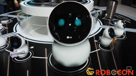 Hub Robot là trợ lý kỹ thuật số sử dụng công nghệ nhận dạng giọng nói.