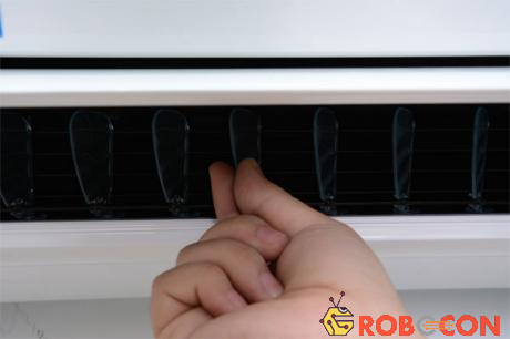 Máy lạnh bị chớp đèn có thể do thiếu gas hoặc lỗi mạch.
