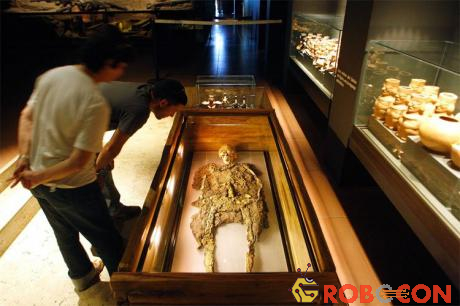 Hài cốt chúa tể Sipan được trưng bày trong bảo tàng.