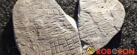 Hình ảnh của phiến đá nhỏ được cho là một trong những tấm bản đồ sơ khai nhất của lịch sử loài người.