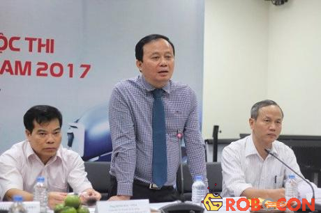 Ông Đỗ Quốc Khánh thông tin vòng chung kết Robocon 2017 sẽ diễn ra từ 9/5 đến 14/5 tại Ninh Bình. 