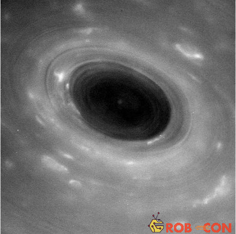 Bức ảnh chụp siêu bão trên sao Thổ do Cassini gửi về. 