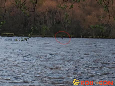 Hình ảnh đầu tiên về quái vật hồ Loch Ness xuất hiện trong năm 2017 sau hơn 8 tháng 