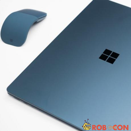 Đi kèm Laptop Surface là chuột Surface Arc Mouse hoàn toàn mới.
