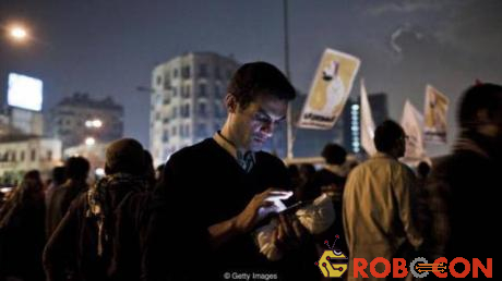 Ai Cập từng sử dụng "nút chết" để tắt toàn bộ mạng Internet trên toàn quốc trong phong trào Mùa xuân Arab (2011).