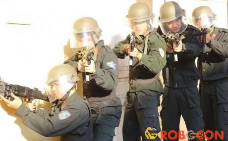 Một số loại súng rất hiện đại của cảnh sát đặc nhiệm Việt Nam. 