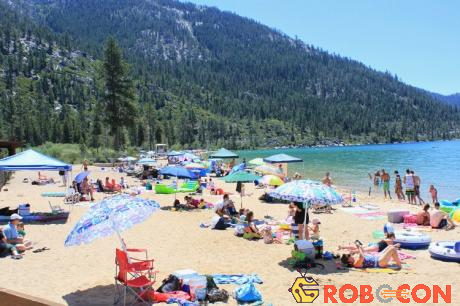 Tahoe được coi là hồ sâu thứ hai ở Mỹ và đứng thứ 15 trên thế giới. 