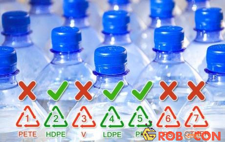 Những chai nhựa được làm từ polyethylene (số 2 và 4), và polypropylene (5 và PP) phù hợp cho việc sử dụng nhiều lần 