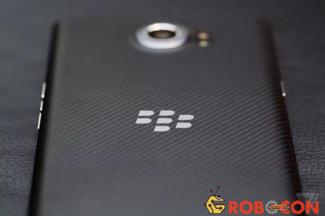 Lộ diện smartphone cảm ứng toàn màn hình của BlackBerry