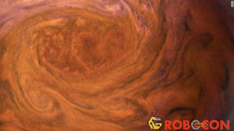 Cận cảnh chấm đỏ khổng lồ trên Sao Mộc, thực chất là một cơn bão. 