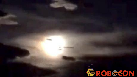 Thiên thạch phát nổ sáng lòa trên bầu trời Trung Quốc ngày 4/10.