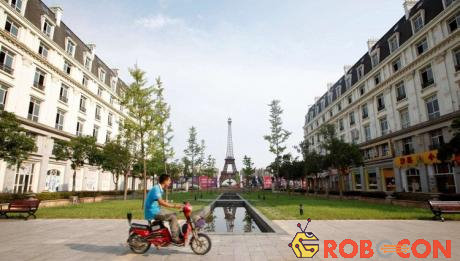 Khu nghỉ dưỡng có tên “Paris phương Đông” trong khu đô thị Tianducheng có mức giá phòng 82 USD/đêm. 
