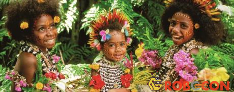 Bạn sẽ rất bất ngờ khi biết có tới 820 ngôn ngữ khác nhau được sử dụng rộng rãi tại Papua New Guinea chiếm 12% lượng ngôn ngữ sử dụng trên thế giới. 