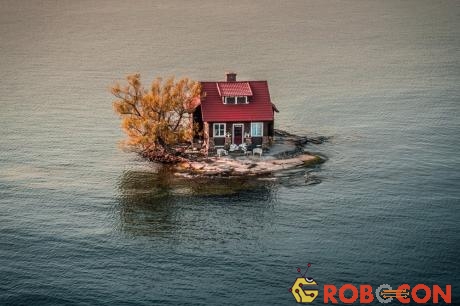 Ngôi nhà được xây dựng trên hòn đảo nhỏ tại vịnh Alexandria nằm giữa New York và Canada.
