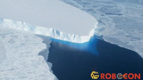 Sông băng tan chảy do hiện tượng ấm lên toàn cầu