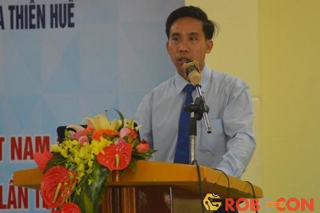 Tác giả Lê Đại Vương trình bày đề tài trong hội thảo kỷ niệm ngày Khoa học và công nghệ Việt Nam 18/5.
