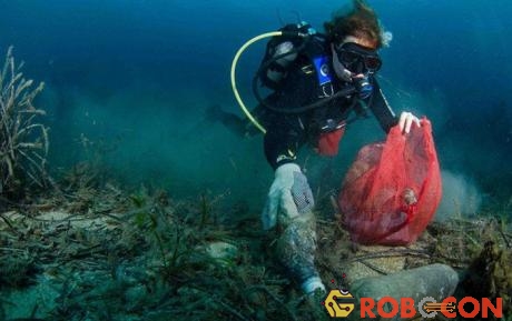Rác thải nhựa dưới đáy biển