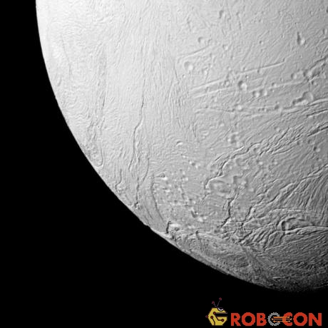 Ảnh chụp tại phía Nam của vệ tinh Enceladus