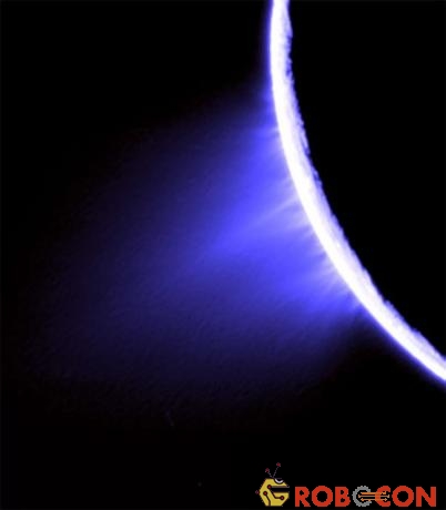Mạch phun nước từ các vết nứt trên mặt trăng của sao Thổ