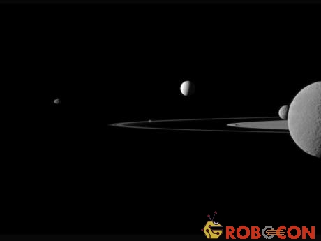 Hình ảnh vành đai sao Thổ cùng với 5 mặt trăng