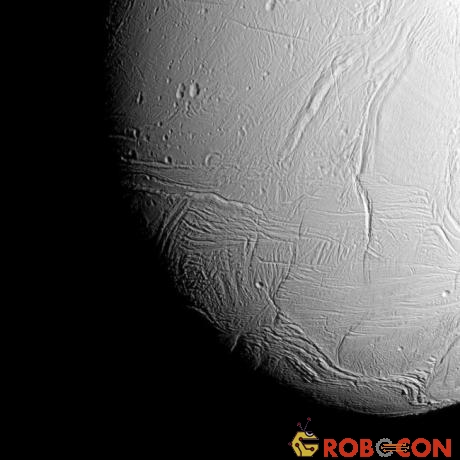 Vùng cực ở phía Nam mặt trăng Enceladus