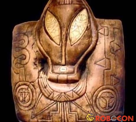 Món đồ tạo tác với trang trí khác lạ của người Maya.