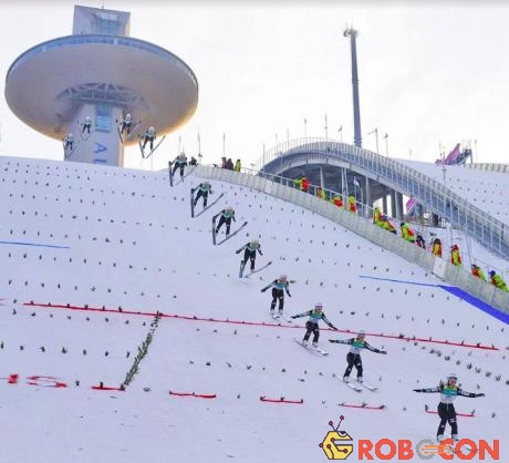 Một vận động viên đáp xuống con dốc thành công tại Olympic Pyeongchang 2018.