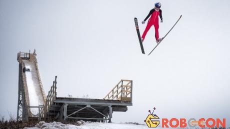 Vì sự nguy hiểm cao mà Ski Jumping tại các kỳ Olympic chỉ dành riêng cho nam.
